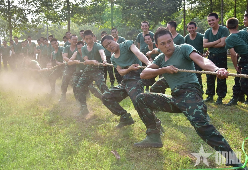 Ngày nghỉ bổ ích của chiến sĩ mới thông tin Quân khu 9